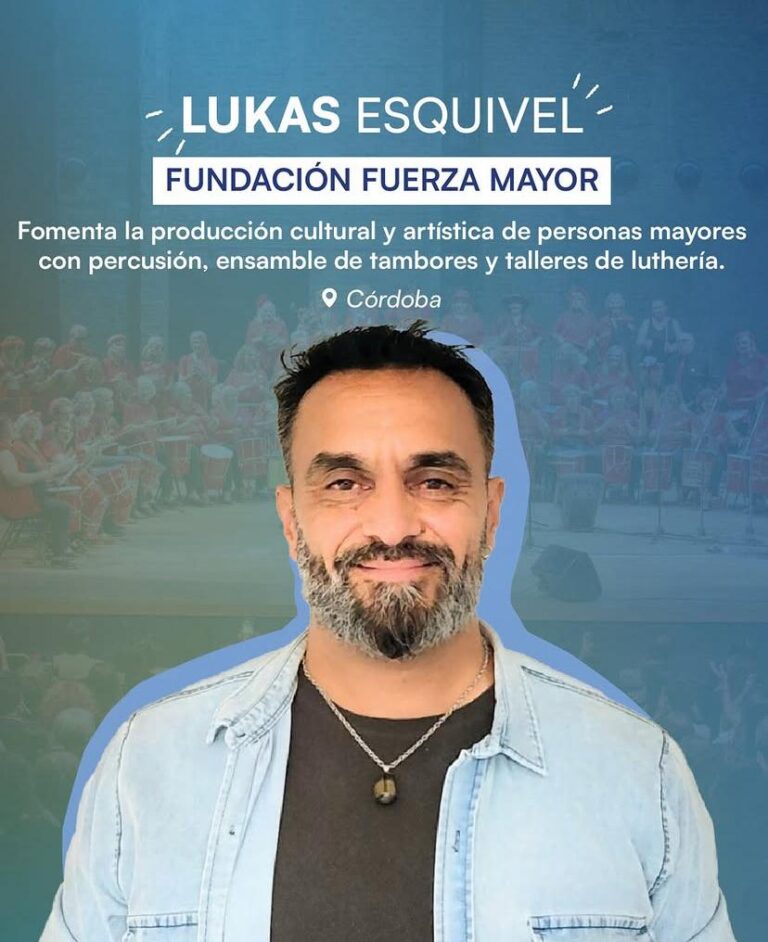 Abanderados 2026: reconocimiento a Lukas, nuestro querido profesor y Fundador.